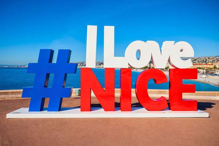 Meilleurs tours en bus touristiques à Nice – Billets flexibles, itinéraires multiples et attractions immanquables de Nice en 2025 Meilleurs tours en bus touristiques à Nice, France – Points d'intérêt populaires, trésors cachés et vues panoramiques de Nice en 2025