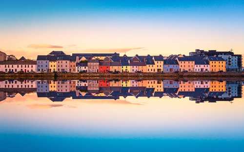 Küstensightseeing-Bus in Galway